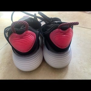 🖤💕Nike Women’s Air Max 2090 Size 7 Black/Pink 💕🖤